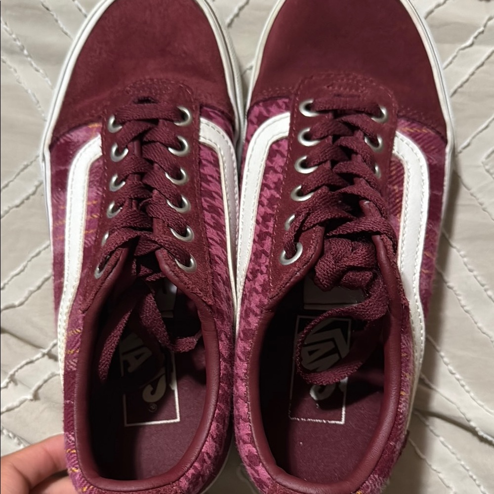 Vans Maroon Sneakers with White Details - Picture 2 of 6